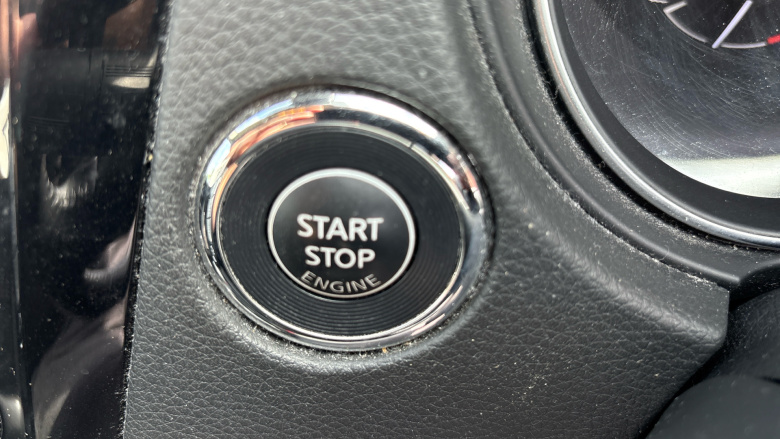 Nissan Qashqai 1.2 DiG-T N-Connecta 5dr Petrol Hatchback